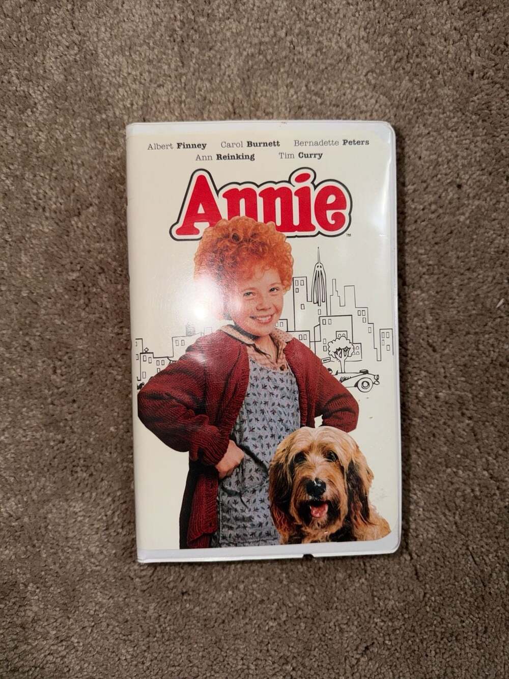 Annie (VHS, 1994) Clamshell Case - Albert Finney, Carol Burnett, Tim Curry